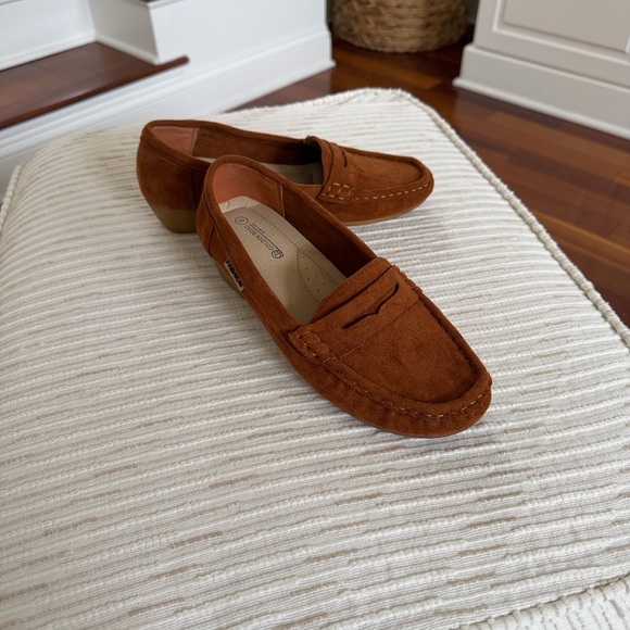 golden road Shoes - Golden Road Cognac Faux Suede Wedge Loafers | Dark Academia penny loafer 8